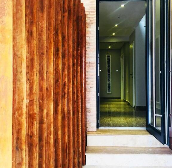 هتل The Embassy Nord