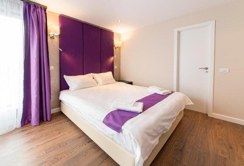 هتل The Embassy Nord