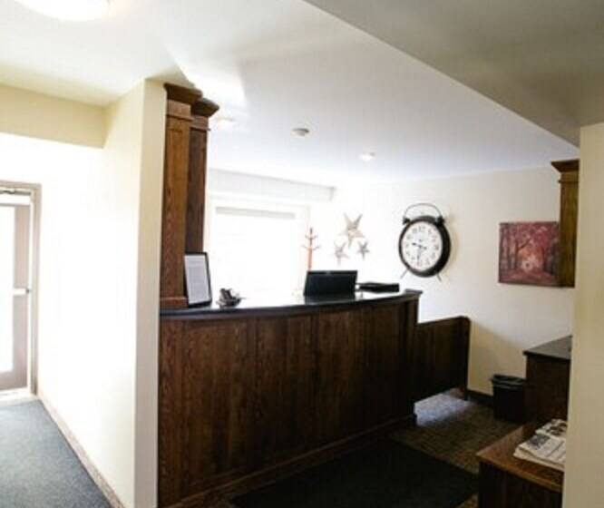 호텔 The Sleepy Owl