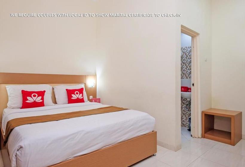 ホテル Zen Rooms Near Stasiun Kota Baru