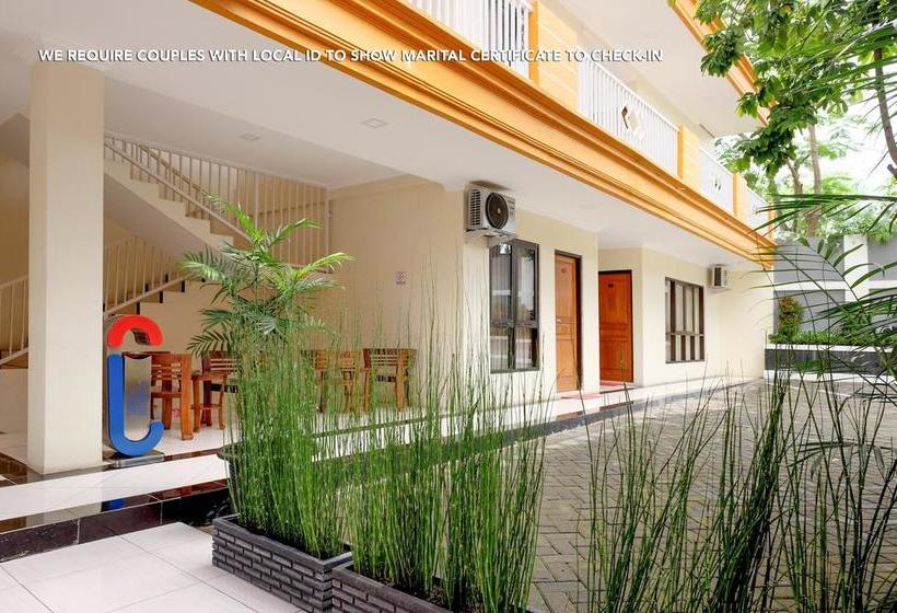 ホテル Zen Rooms Near Stasiun Kota Baru