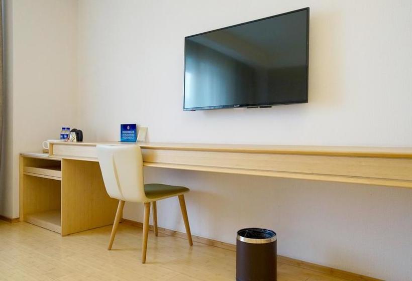 Ji Hotel Qiqihar Emancipation Door