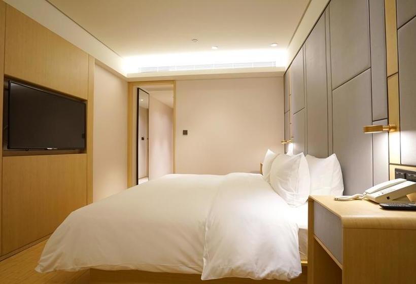 Ji Hotel Qiqihar Emancipation Door