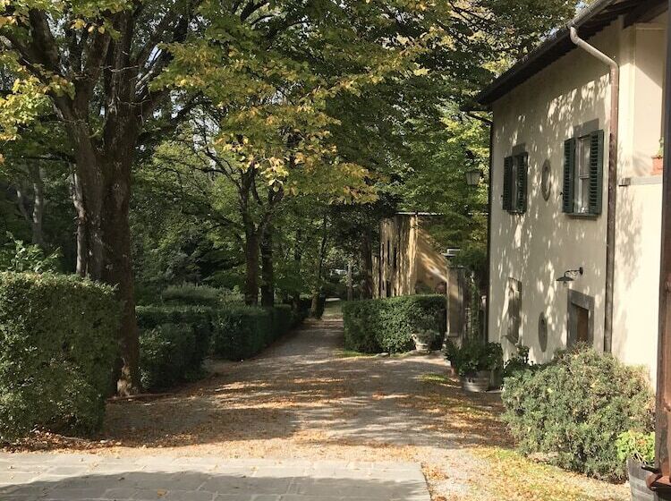 住宿加早餐  Agriturismo La Fattoria Di Capezzana