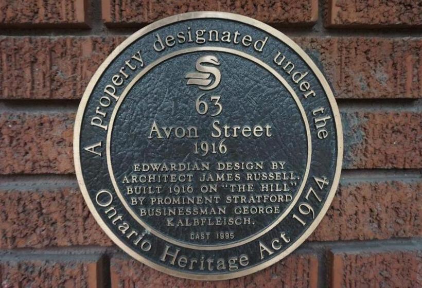 민박 Avonview Manor