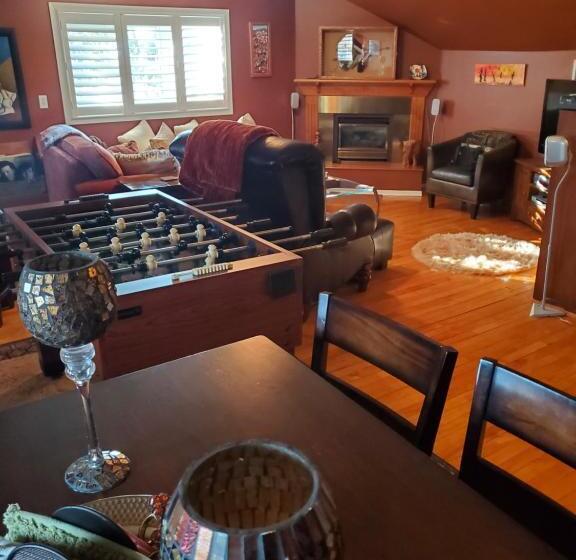 민박 Avonview Manor