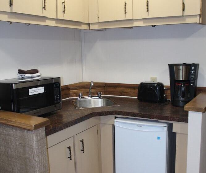 مبيت وإفطار Discovery Yukon Lodgings