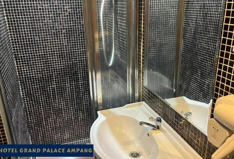 בית מלון כפרי Grand Palace Ampang