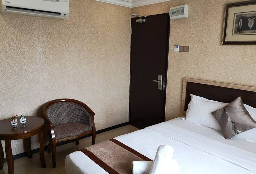 בית מלון כפרי Grand Palace Ampang