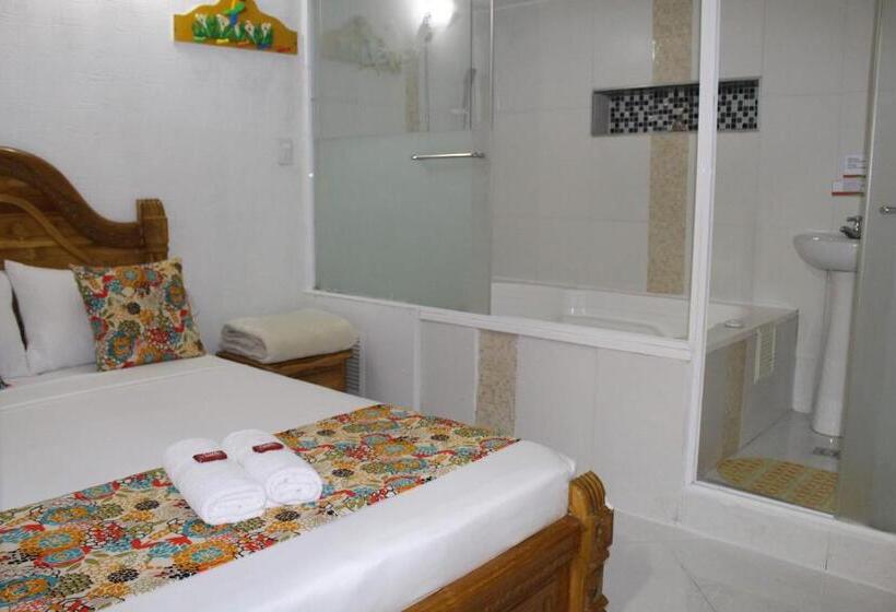 בית מלון כפרי Las Guacamayas Guatapé