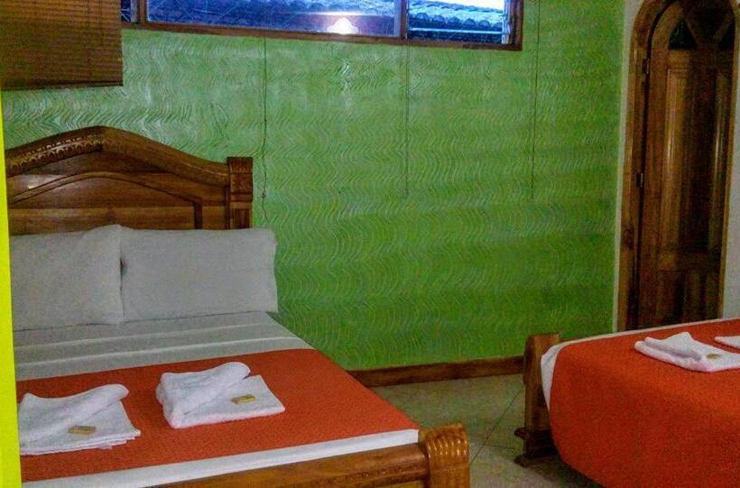 בית מלון כפרי Las Guacamayas Guatapé