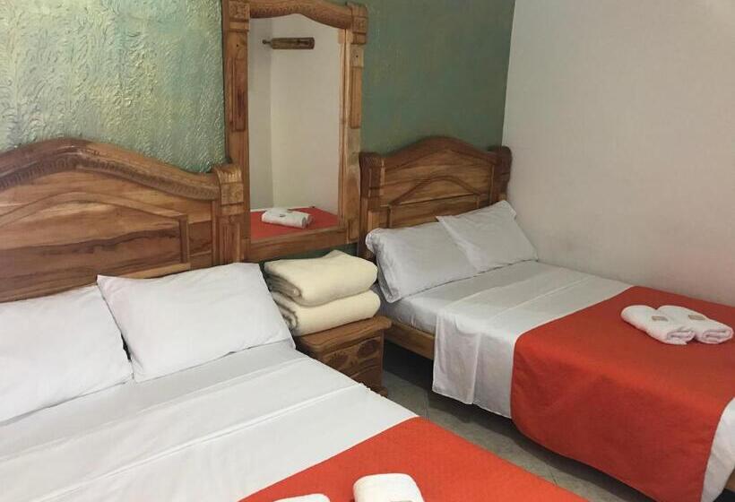 בית מלון כפרי Las Guacamayas Guatapé