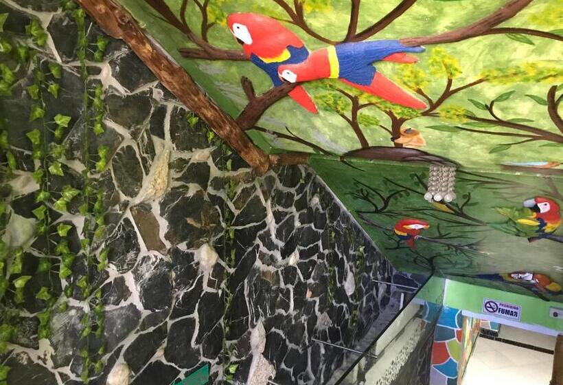 בית מלון כפרי Las Guacamayas Guatapé