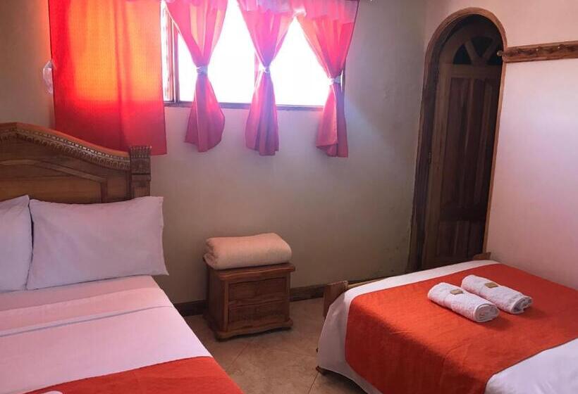 בית מלון כפרי Las Guacamayas Guatapé