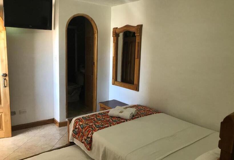 בית מלון כפרי Las Guacamayas Guatapé