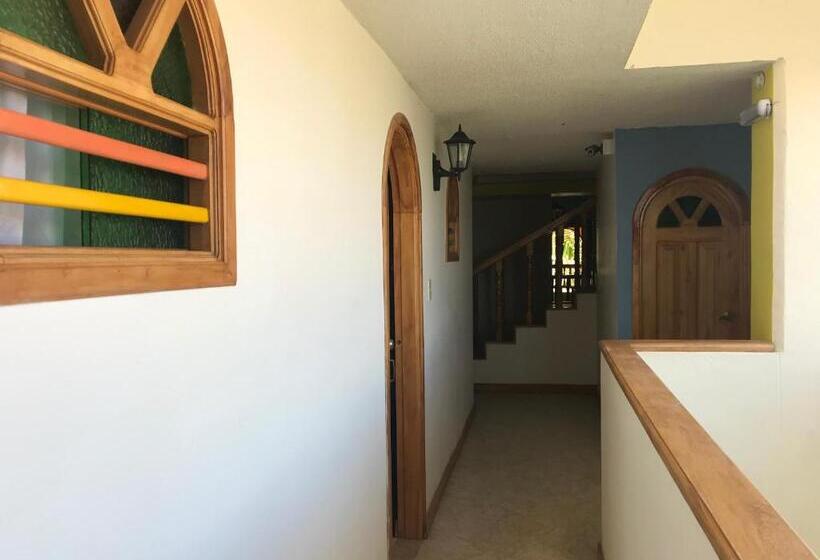 בית מלון כפרי Las Guacamayas Guatapé