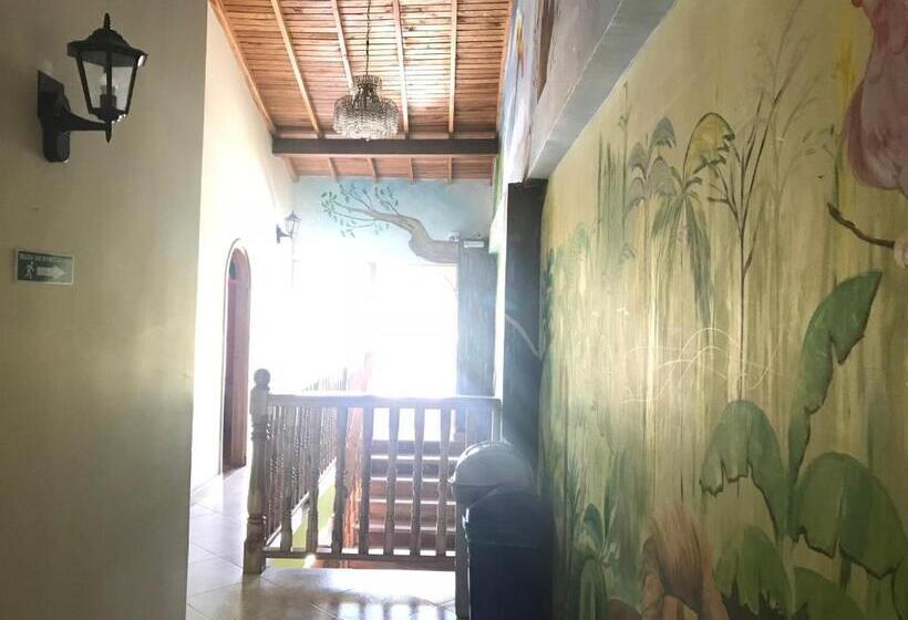 בית מלון כפרי Las Guacamayas Guatapé