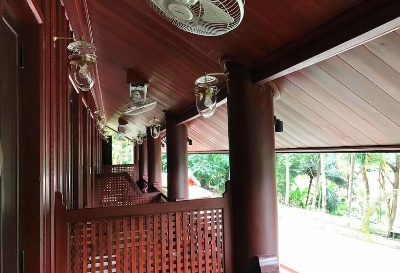 هتل Luang Prabang Villa Sirikili River View