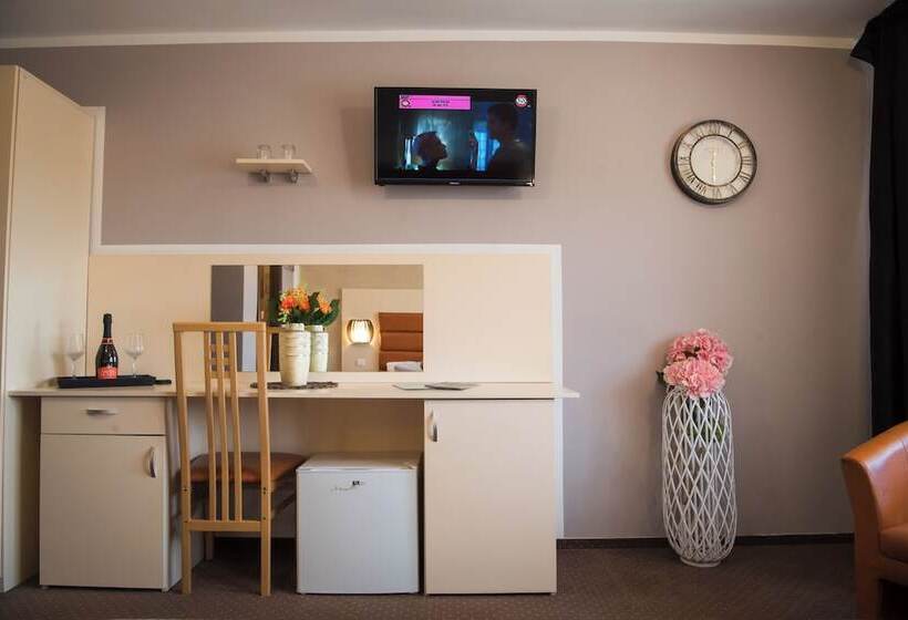هتل Mbi Travel Inn