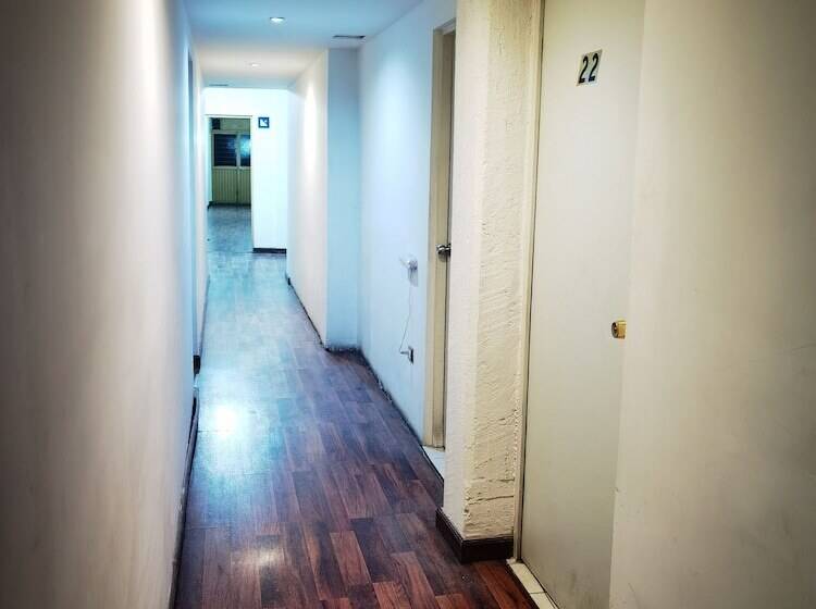 فندق Noruega Inn