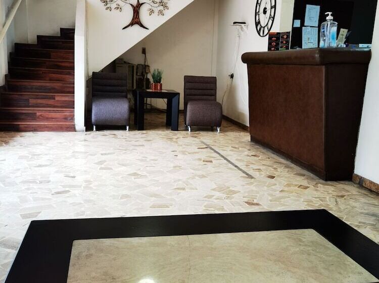 فندق Noruega Inn