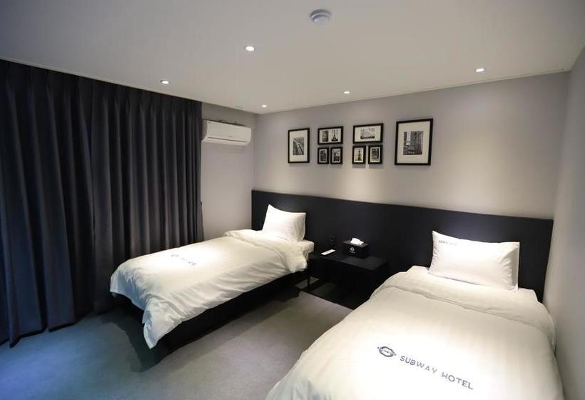 בית מלון כפרי Subway