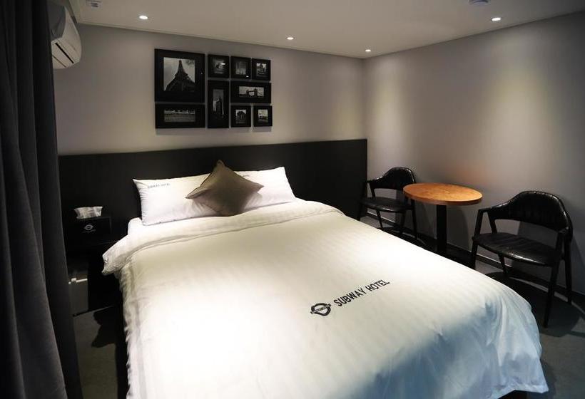 בית מלון כפרי Subway