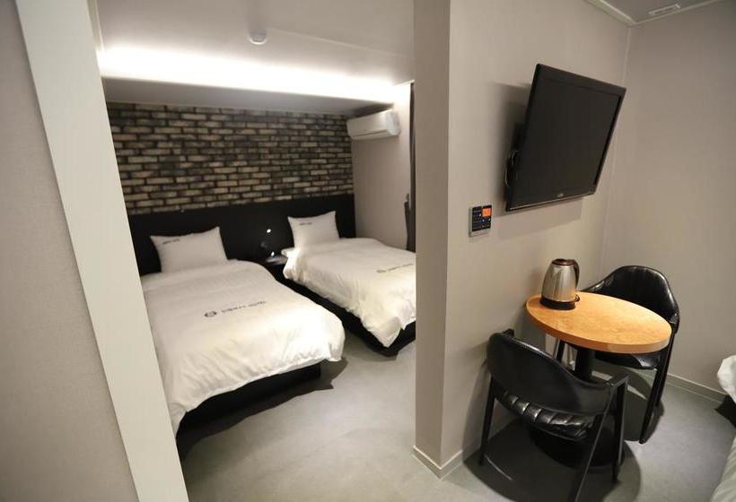 בית מלון כפרי Subway