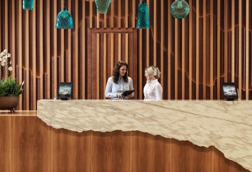 ホテル The Chedi Luštica Bay