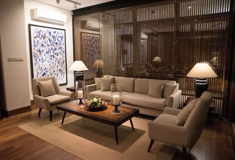 Отель The Villa By Contemporary Ceylon