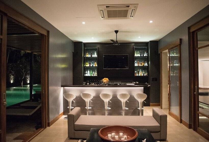 Отель The Villa By Contemporary Ceylon