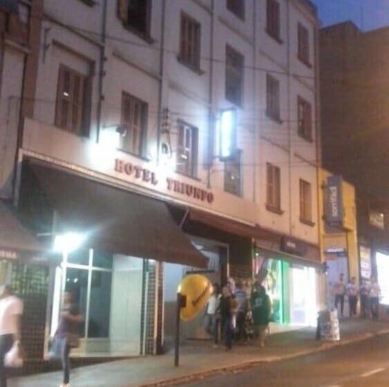 酒店 Triunfo
