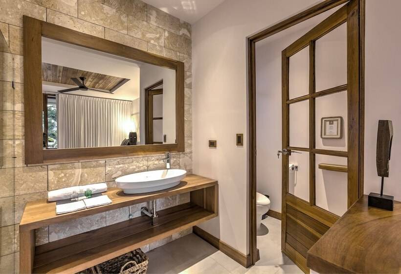 Umami Hotel   Adults Only