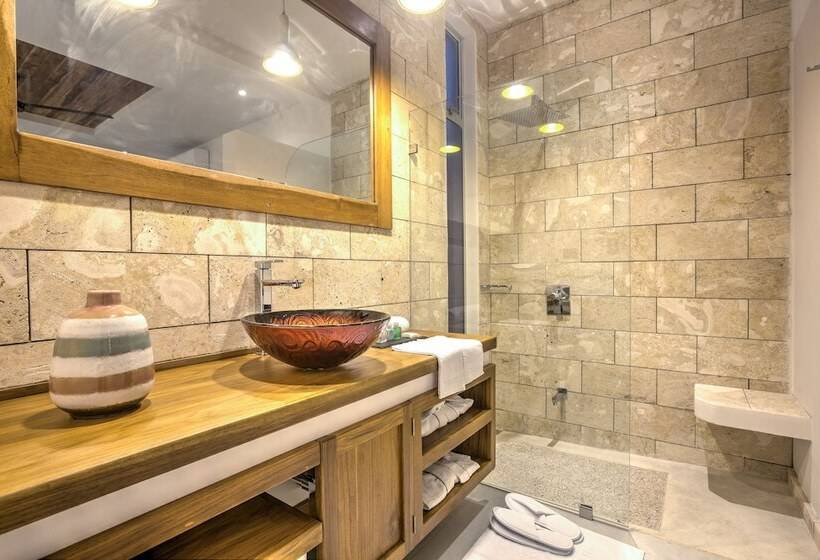 Umami Hotel   Adults Only