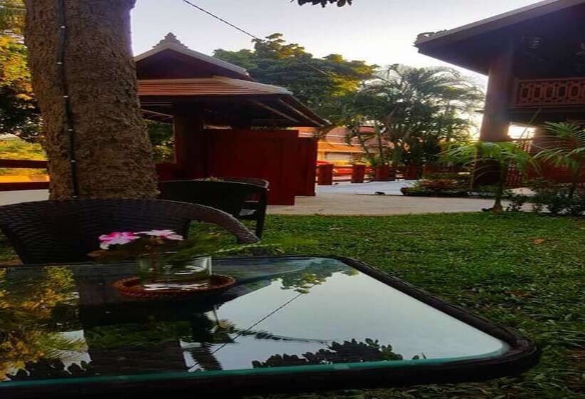 هتل Luang Prabang Villa Sirikili River View