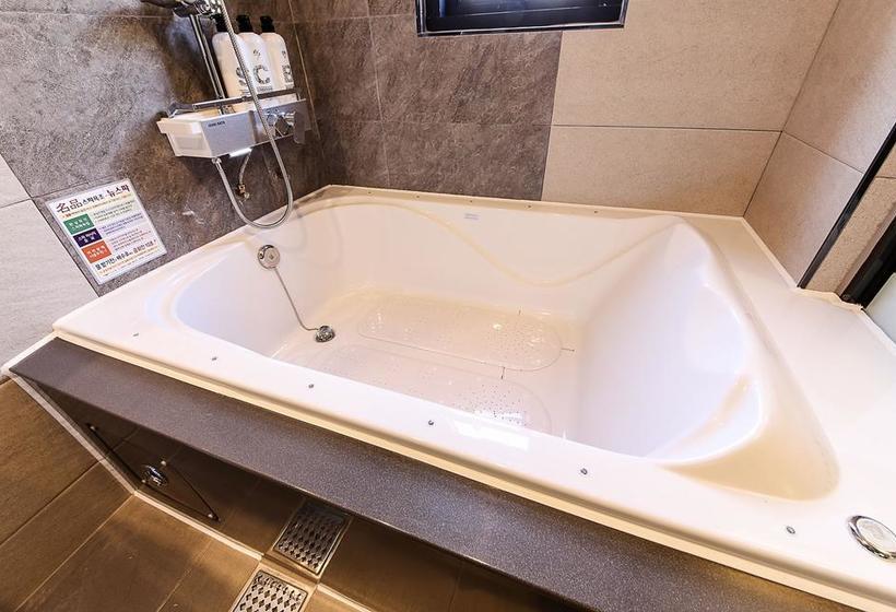 مُتل Busan Oncheonjang  Carino