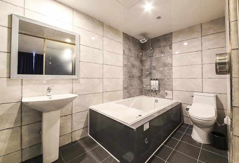 مُتل Busan Oncheonjang  Carino