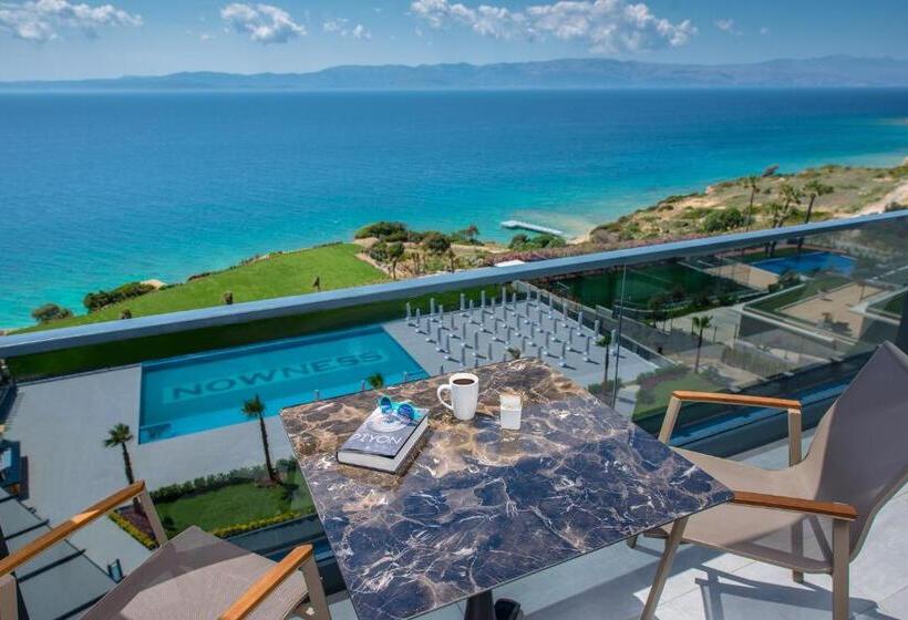 The Nowness Luxury Hotel & Spa