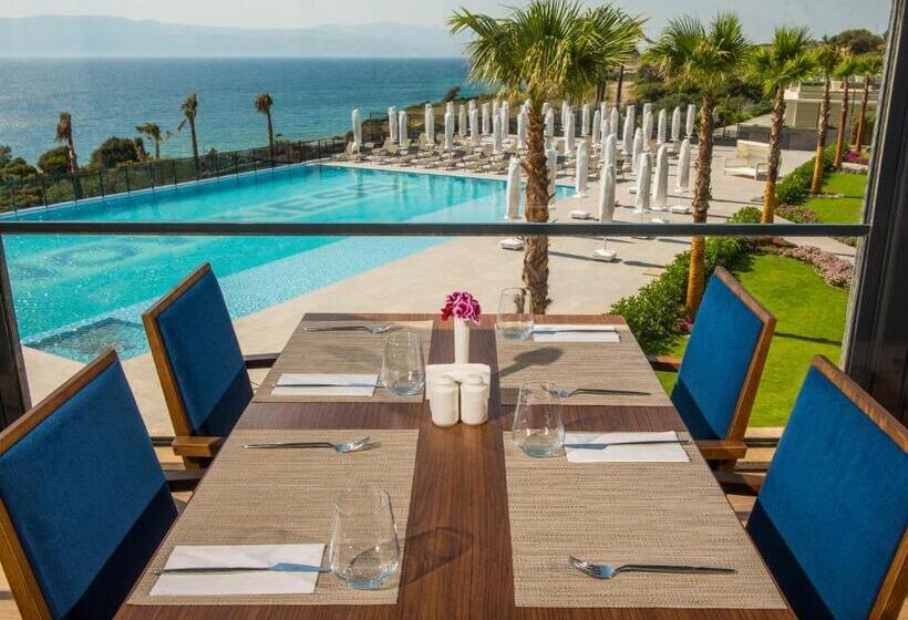 The Nowness Luxury Hotel & Spa