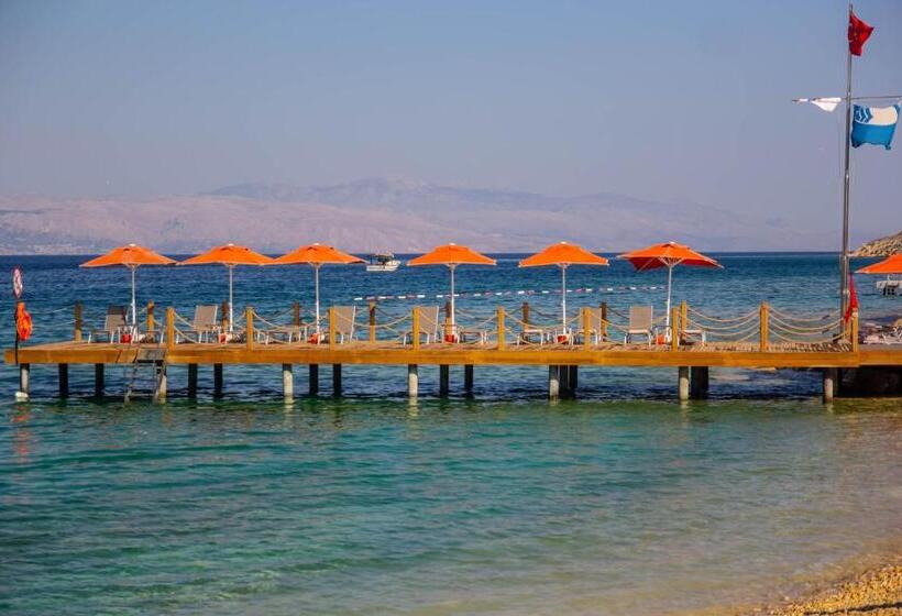 The Nowness Luxury Hotel & Spa