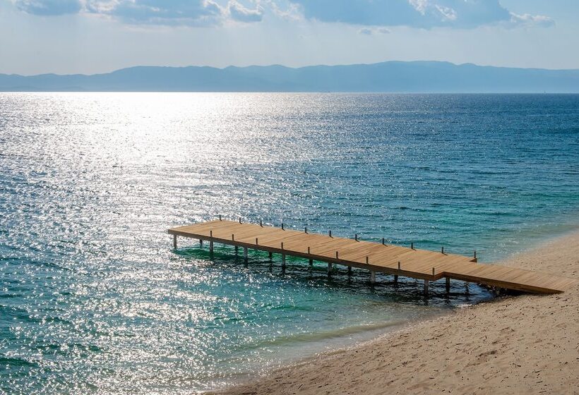 The Nowness Luxury Hotel & Spa