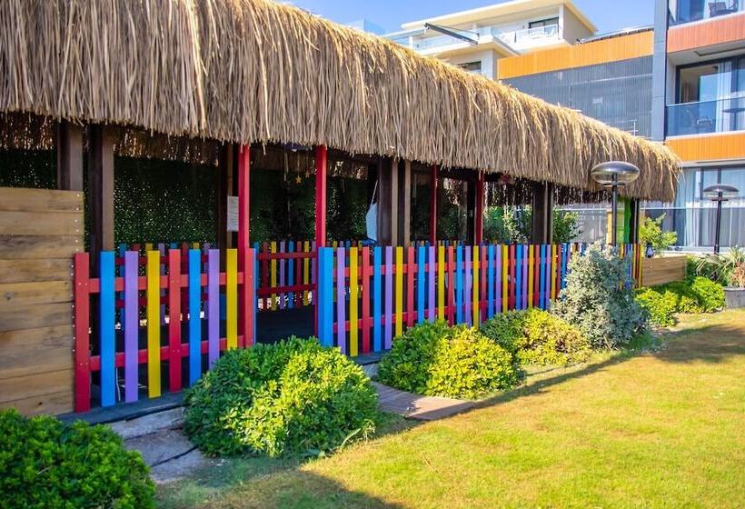 The Nowness Luxury Hotel & Spa