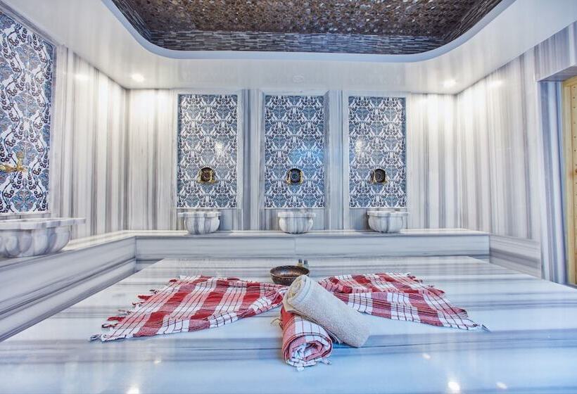 The Nowness Luxury Hotel & Spa