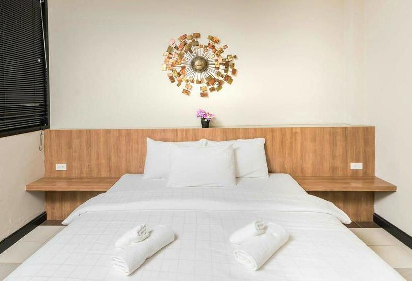 בית מלון כפרי V  Vajira