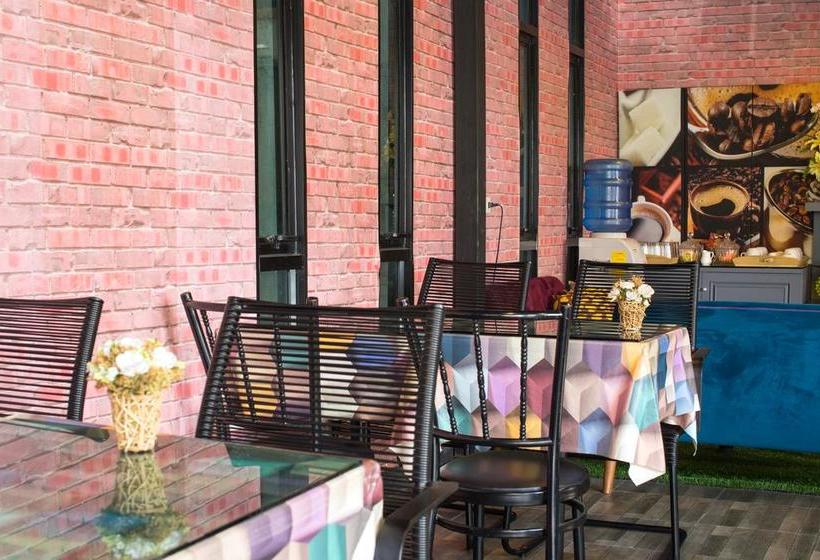 בית מלון כפרי V  Vajira