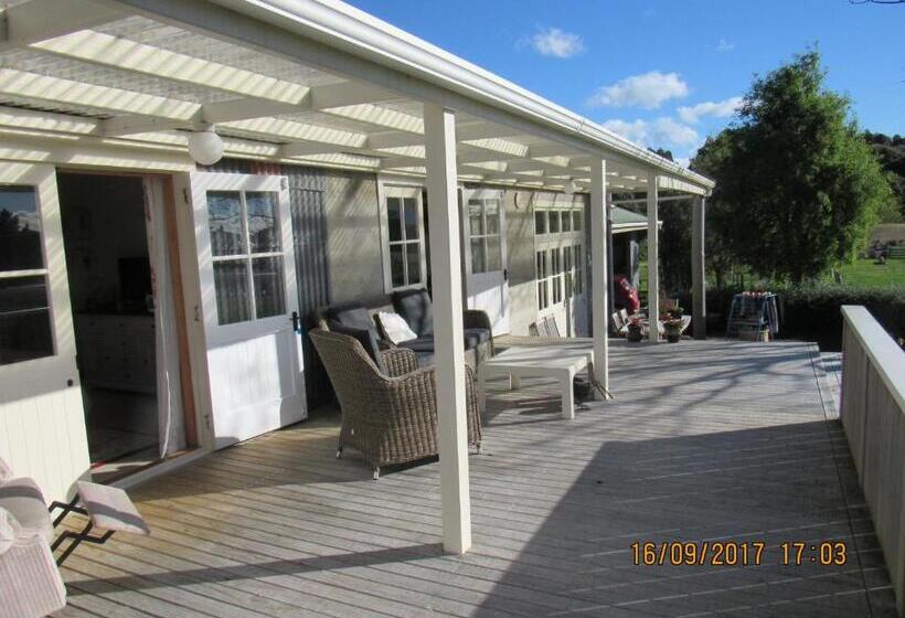 Woolshed Bed & Breakfast