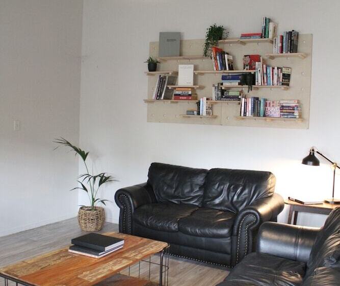 فندق صغير Hugo & Carter S Backpackers & Motel