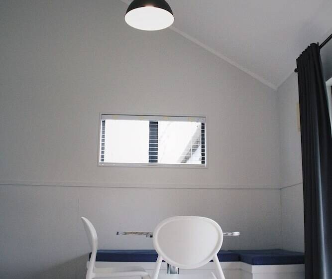 فندق صغير Hugo & Carter S Backpackers & Motel