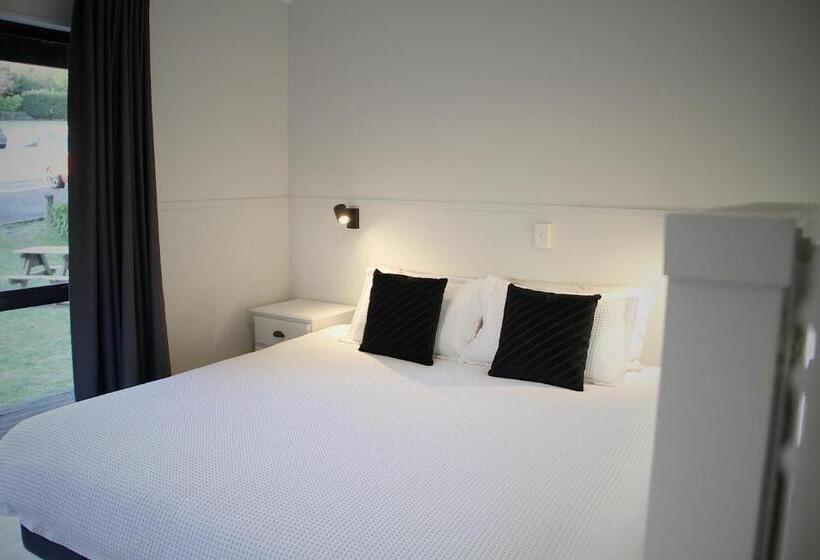 فندق صغير Hugo & Carter S Backpackers & Motel