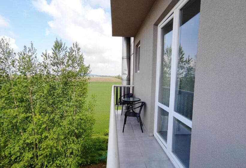 ユースホステル Slobi